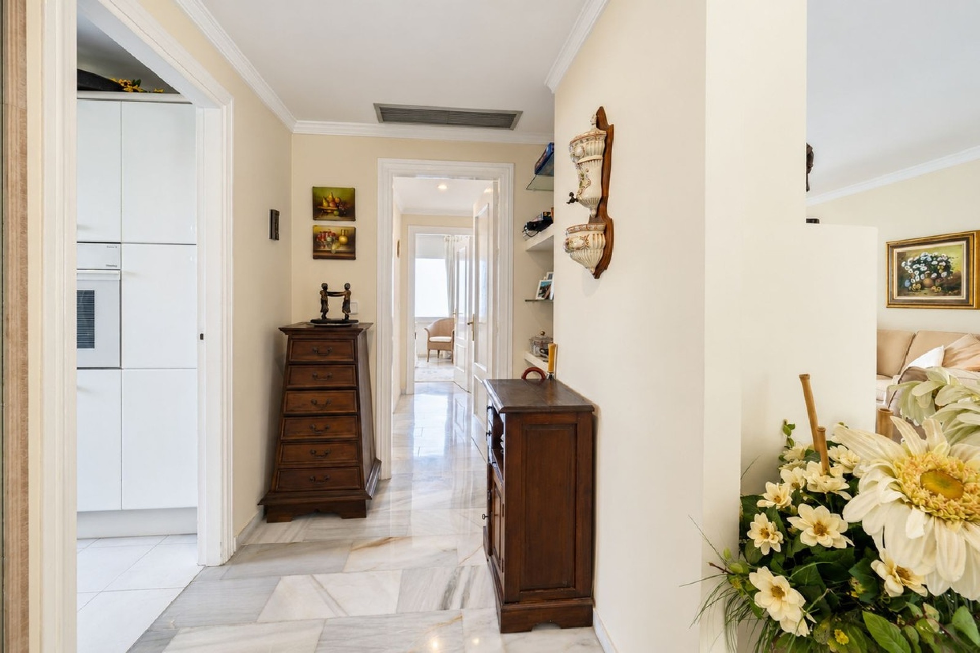 Resale - apartment - Marbella - La Mairena