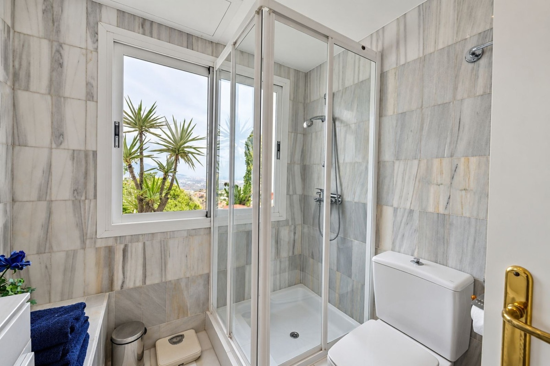 Resale - apartment - Marbella - La Mairena