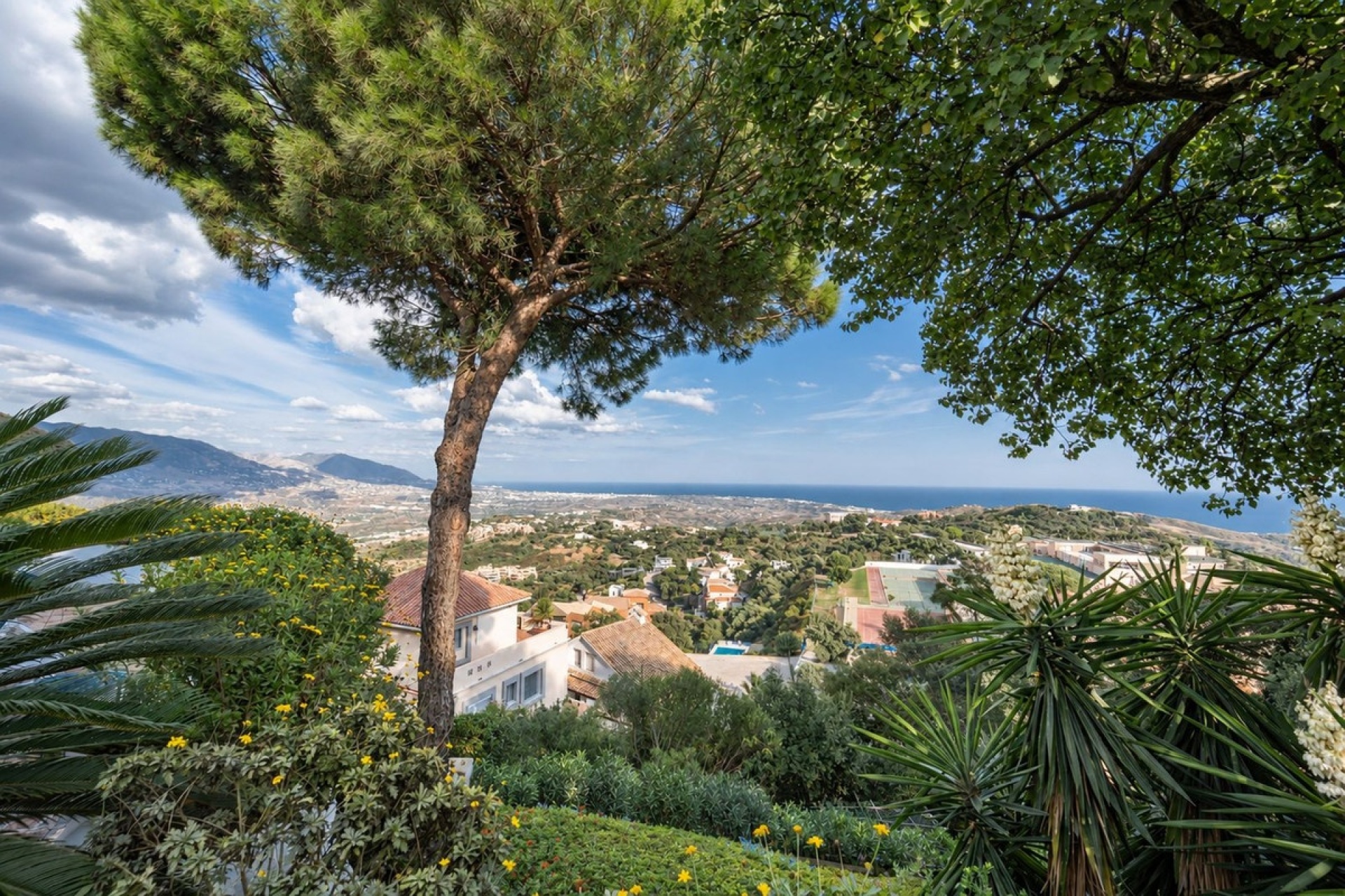 Resale - apartment - Marbella - La Mairena