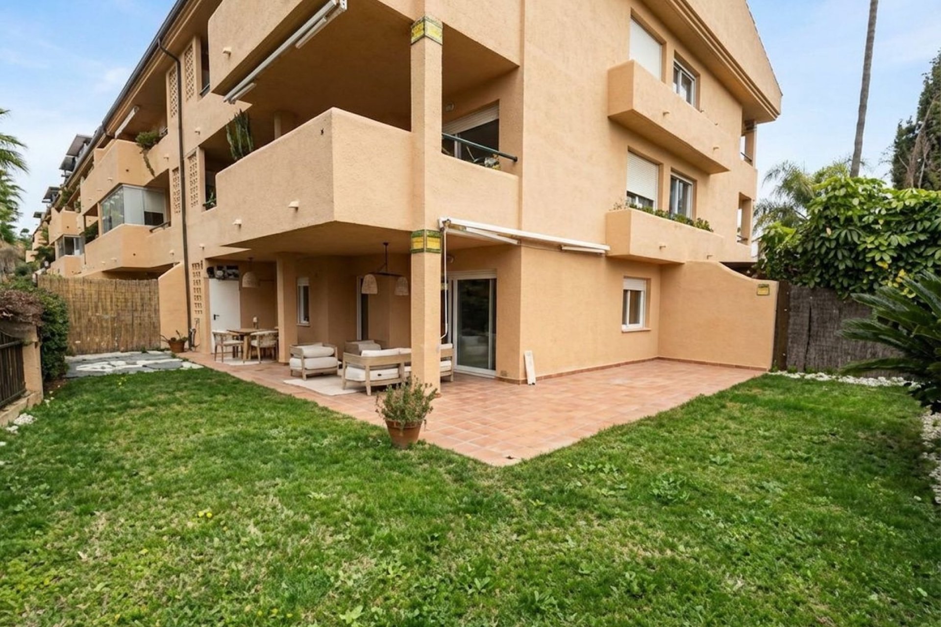 Resale - apartment - Marbella - Las Chapas