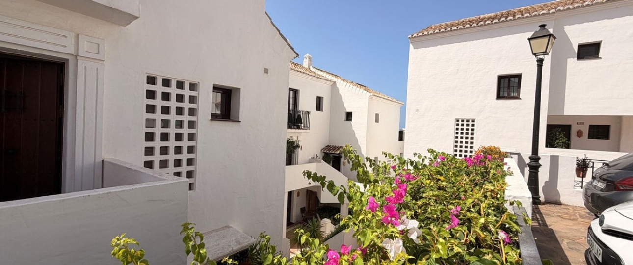 Resale - apartment - Marbella - Los Monteros