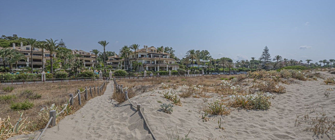 Resale - apartment - Marbella - Los Monteros