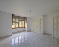Resale - apartment - Marbella - Los Monteros