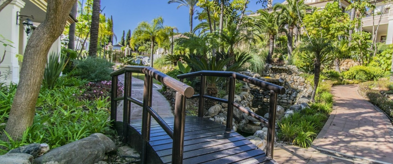 Resale - apartment - Marbella - Los Monteros