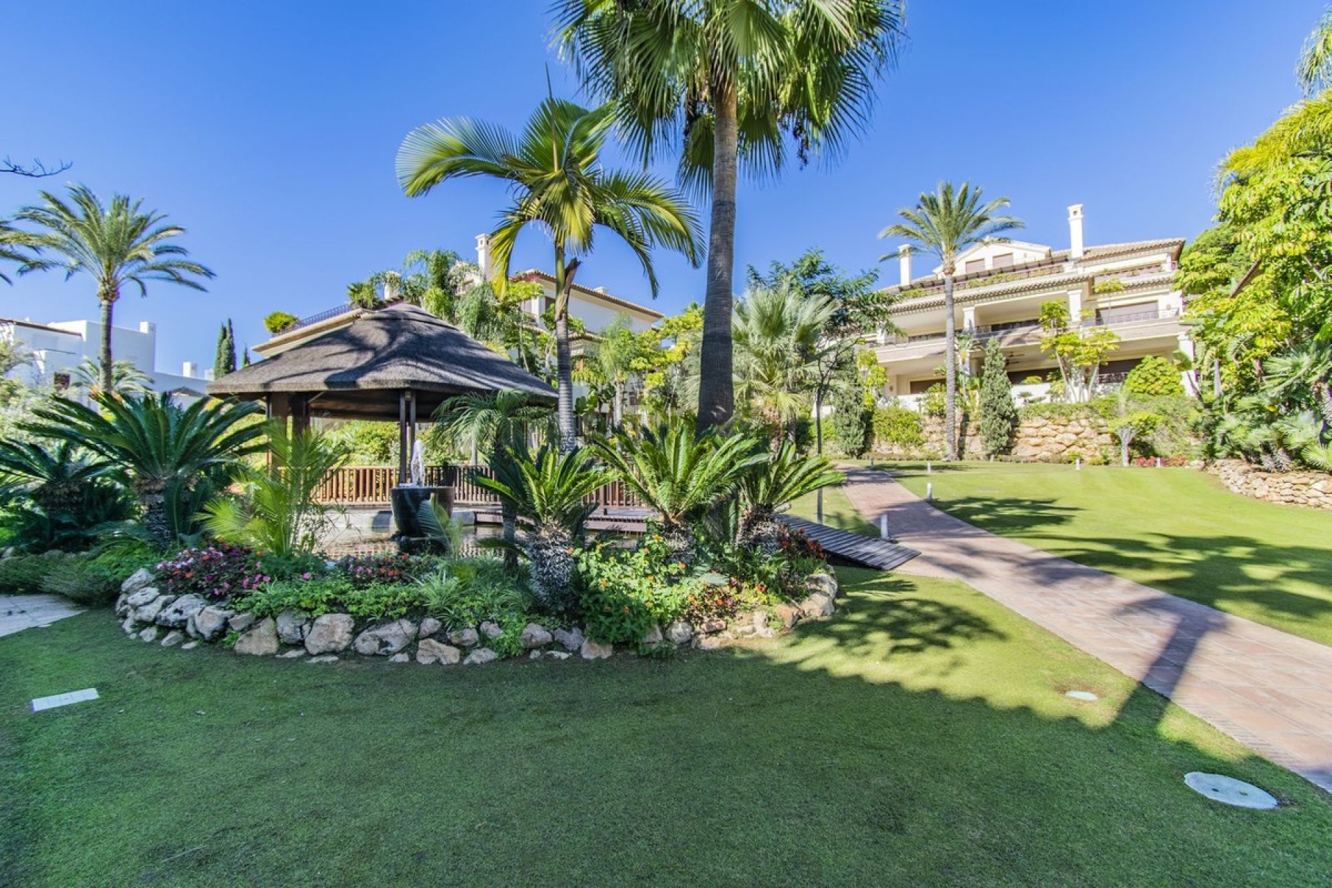 Resale - apartment - Marbella - Los Monteros