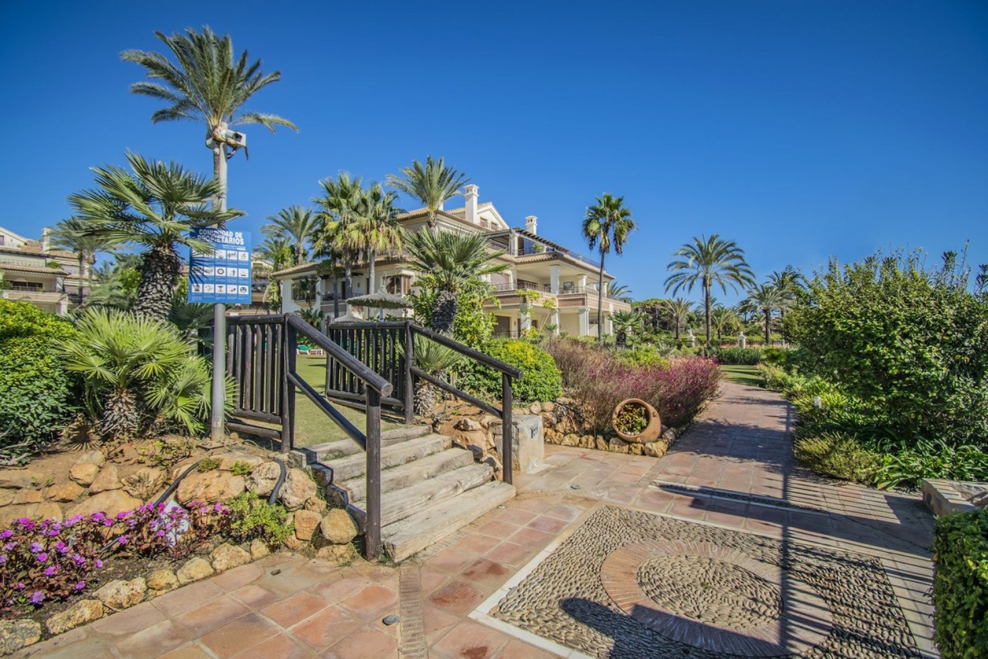 Resale - apartment - Marbella - Los Monteros
