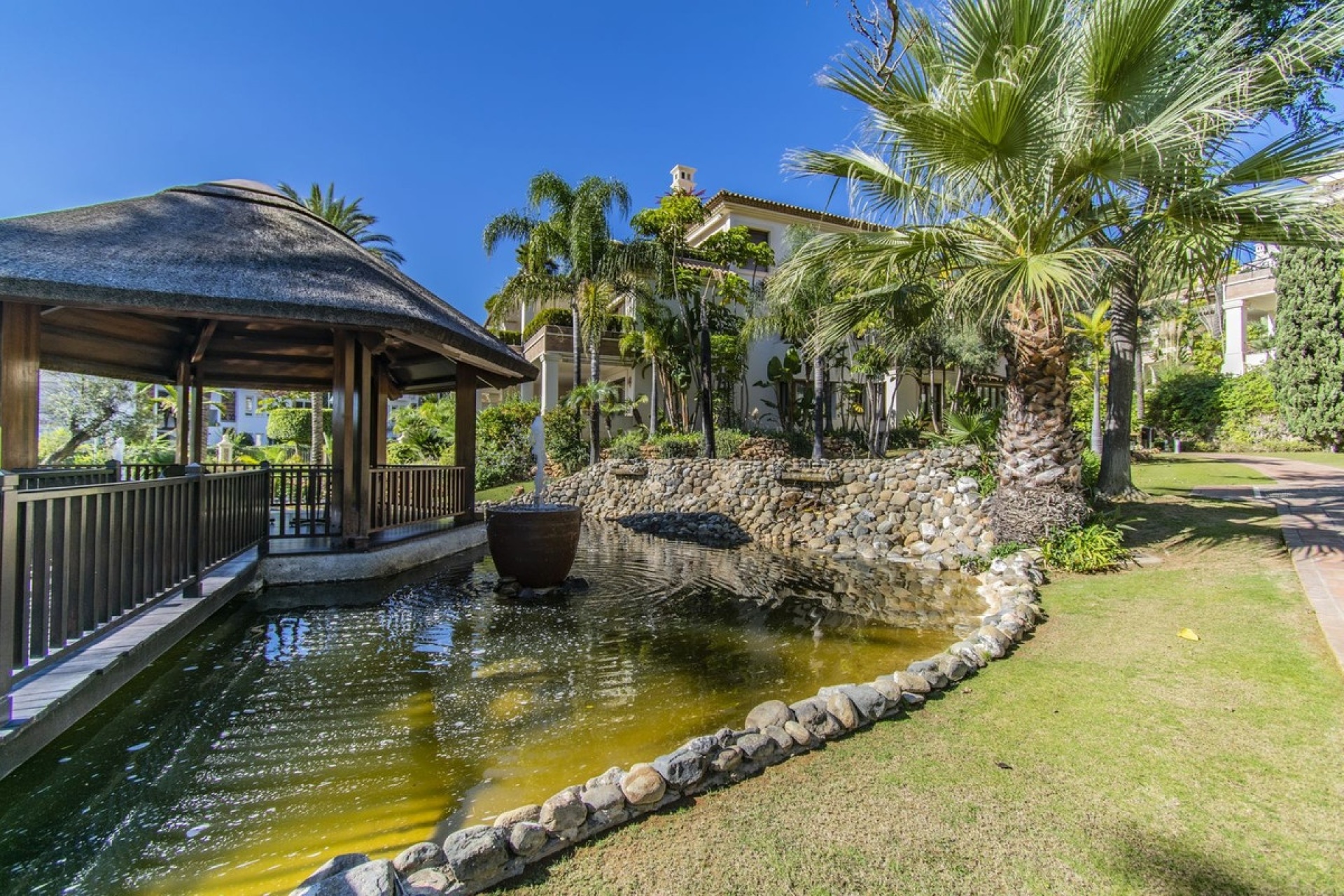 Resale - apartment - Marbella - Los Monteros