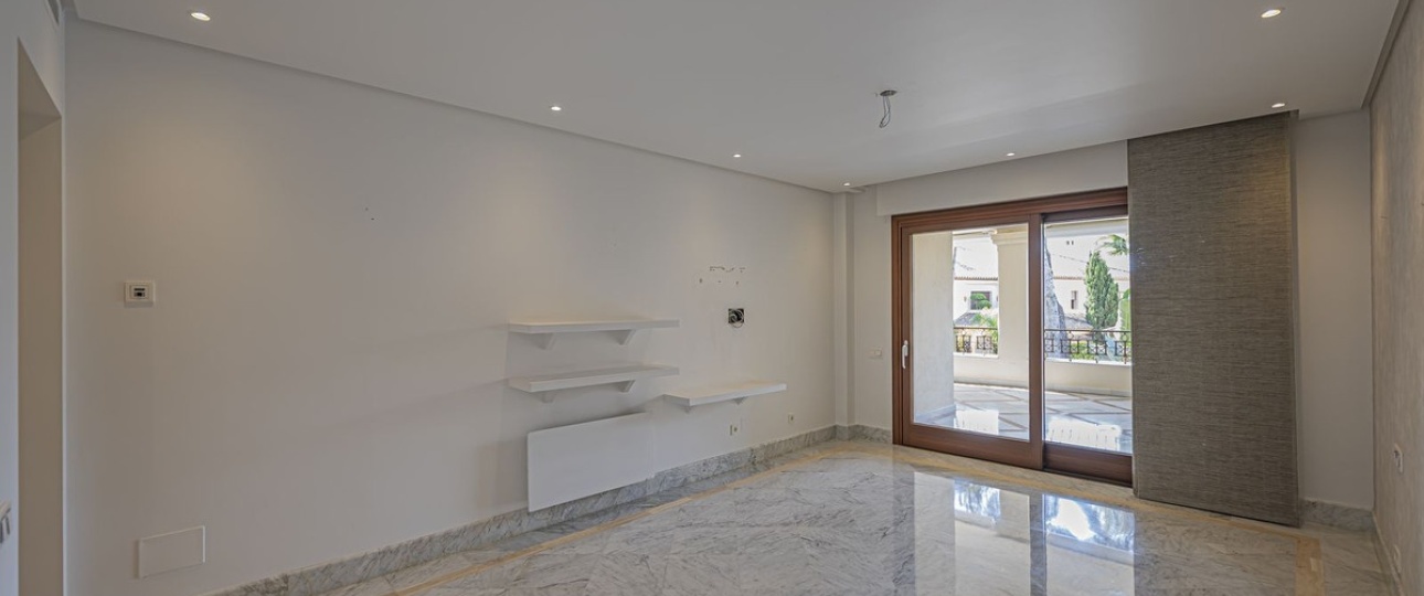 Resale - apartment - Marbella - Los Monteros