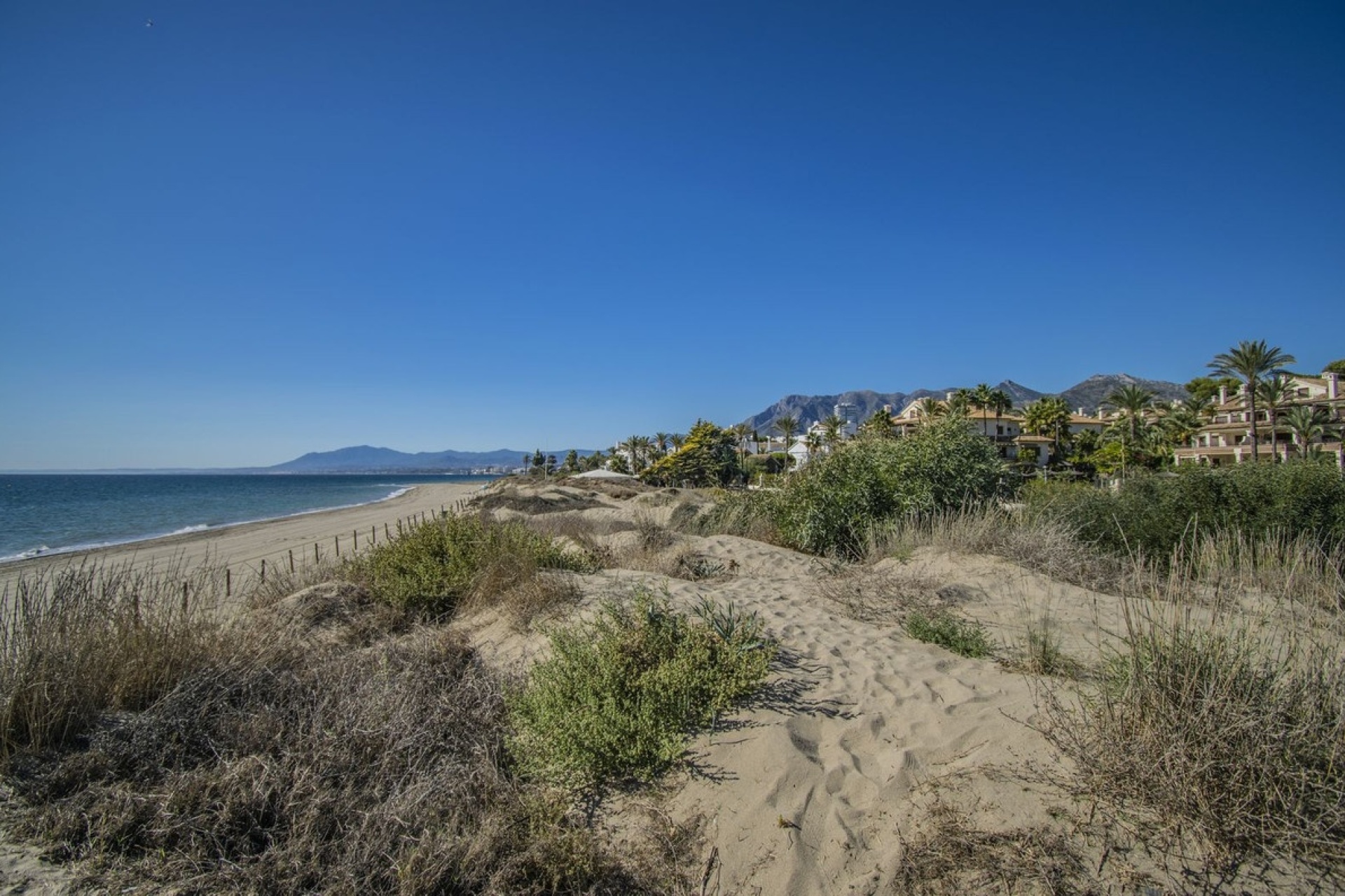 Resale - apartment - Marbella - Los Monteros