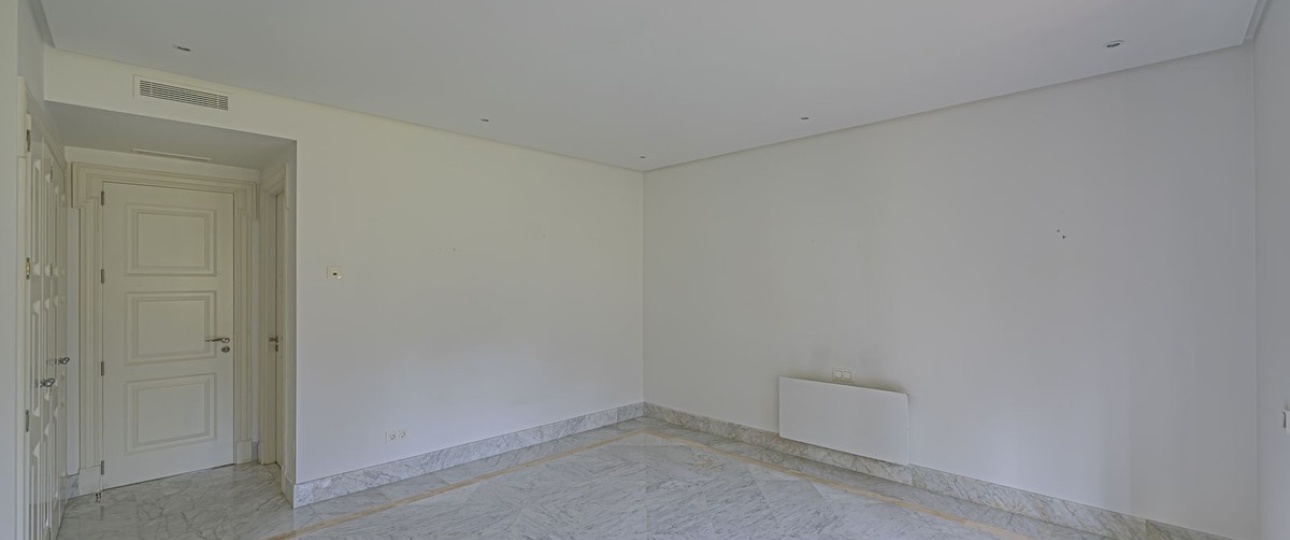 Resale - apartment - Marbella - Los Monteros
