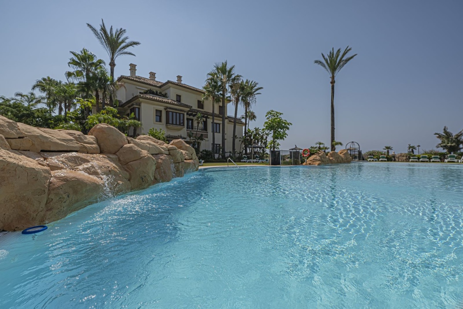 Resale - apartment - Marbella - Los Monteros