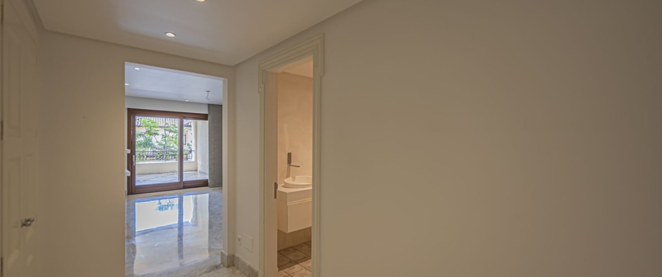 Resale - apartment - Marbella - Los Monteros