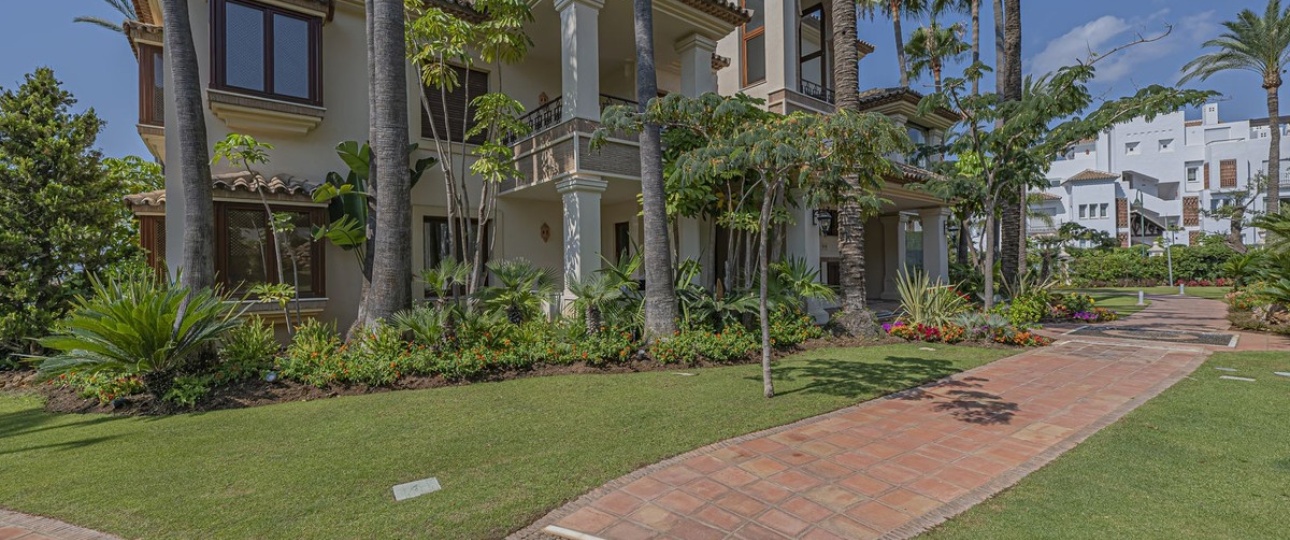 Resale - apartment - Marbella - Los Monteros