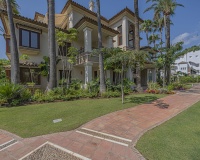 Resale - apartment - Marbella - Los Monteros