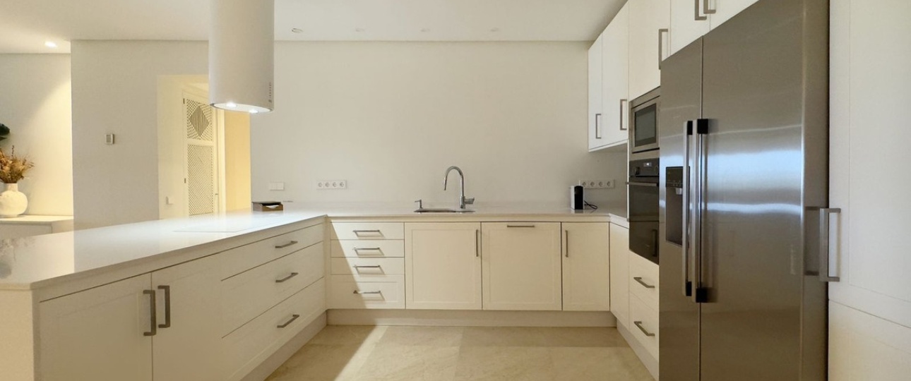 Resale - apartment - Marbella - Los Monteros