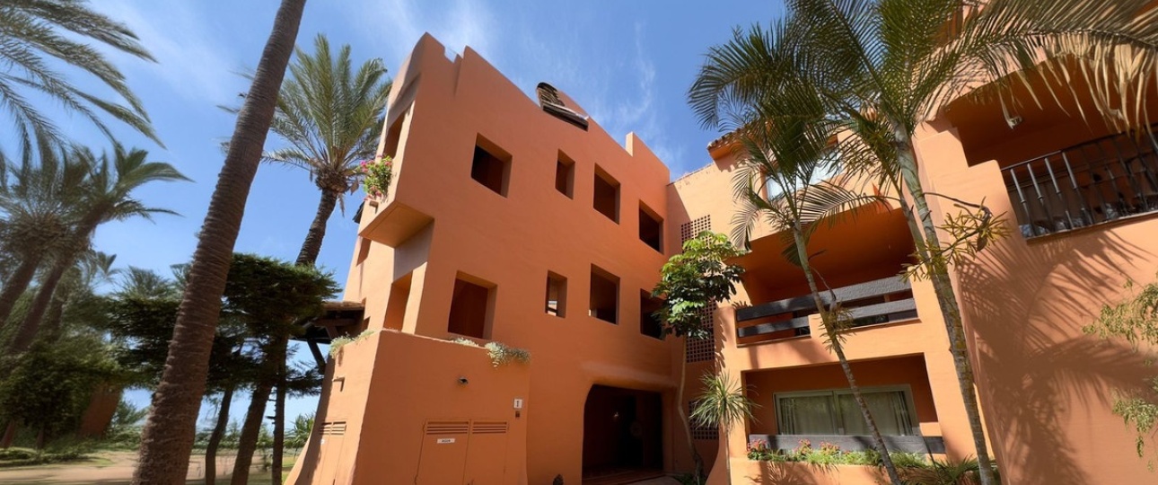 Resale - apartment - Marbella - Los Monteros