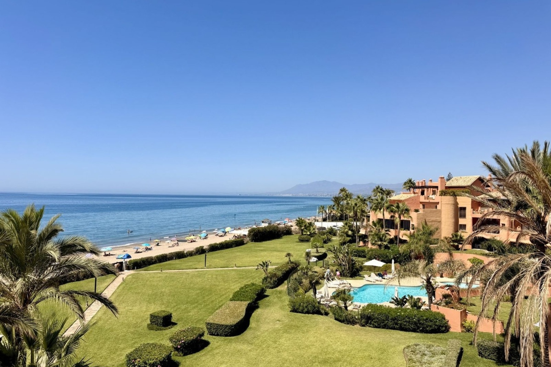 Resale - apartment - Marbella - Los Monteros