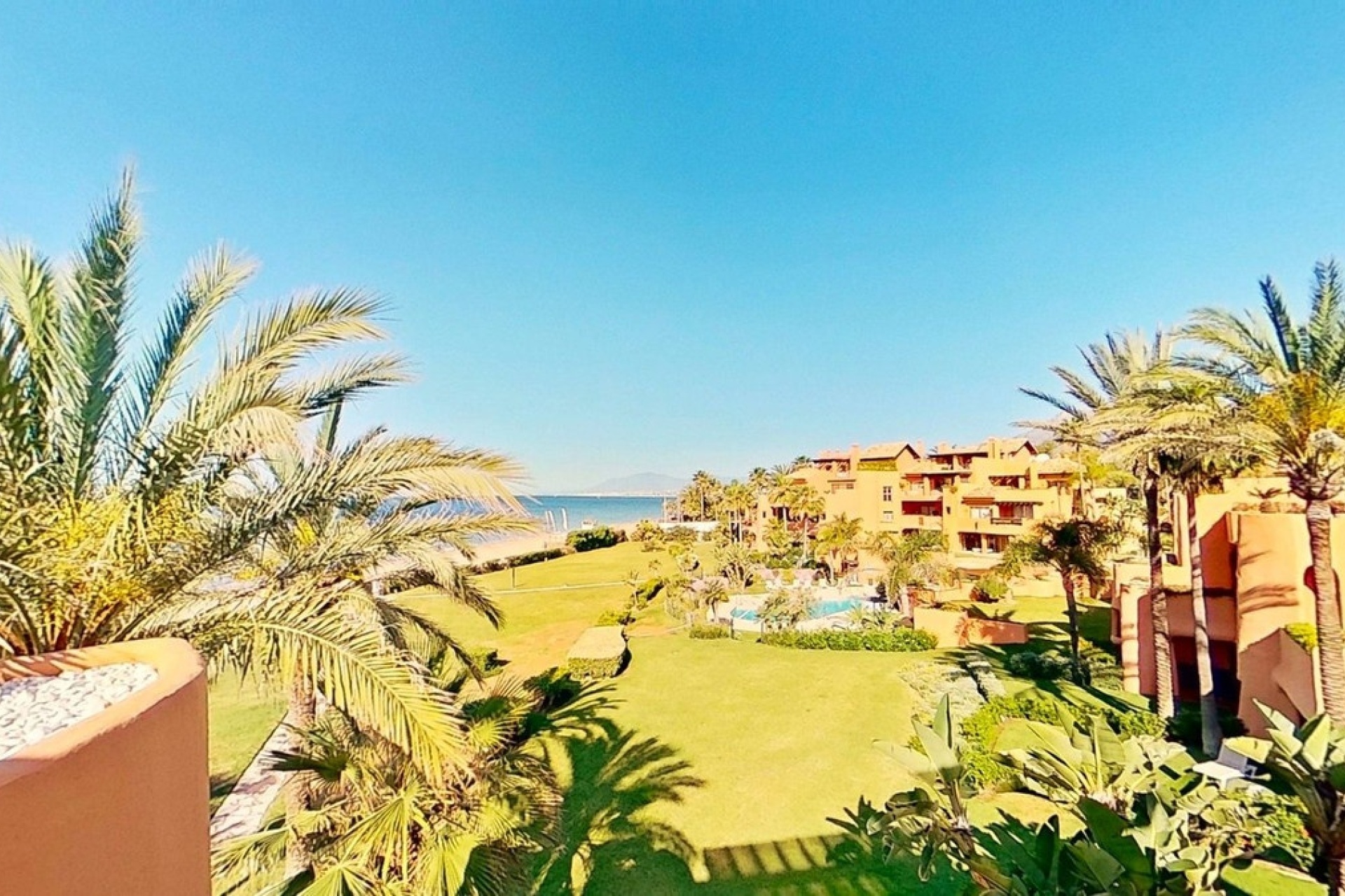 Resale - apartment - Marbella - Los Monteros