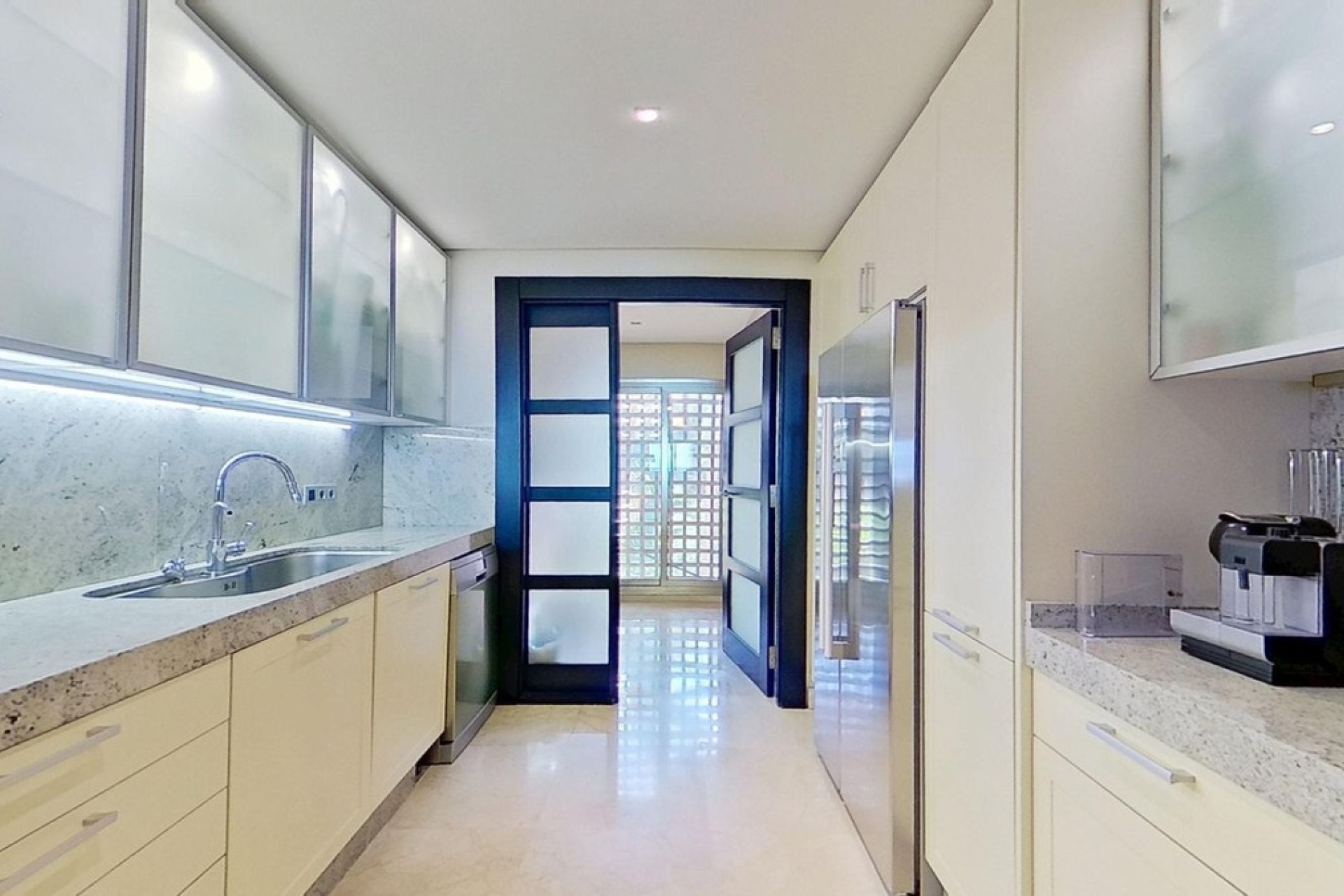 Resale - apartment - Marbella - Los Monteros