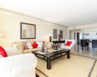 Resale - apartment - Marbella - Los Monteros
