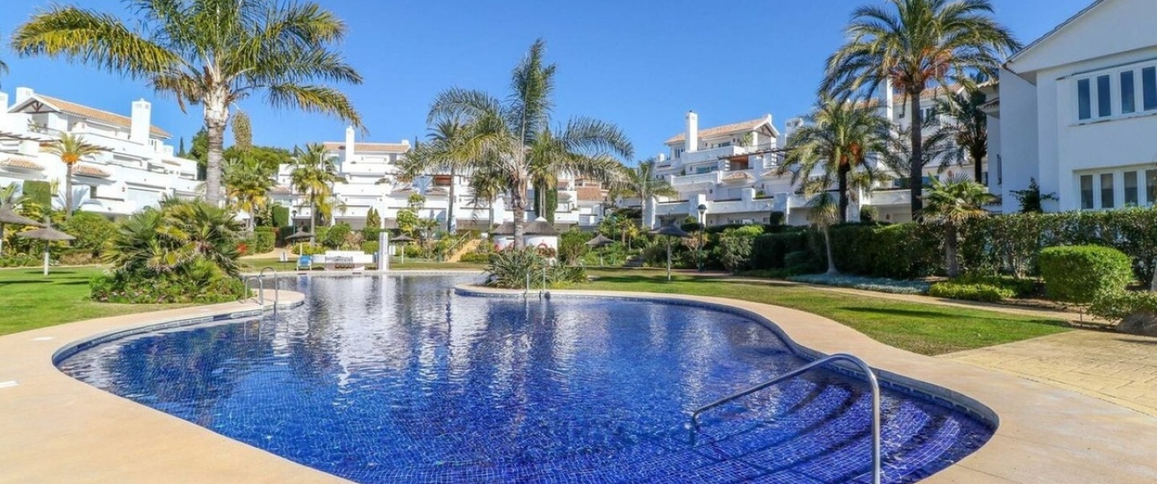 Resale - apartment - Marbella - Los Monteros