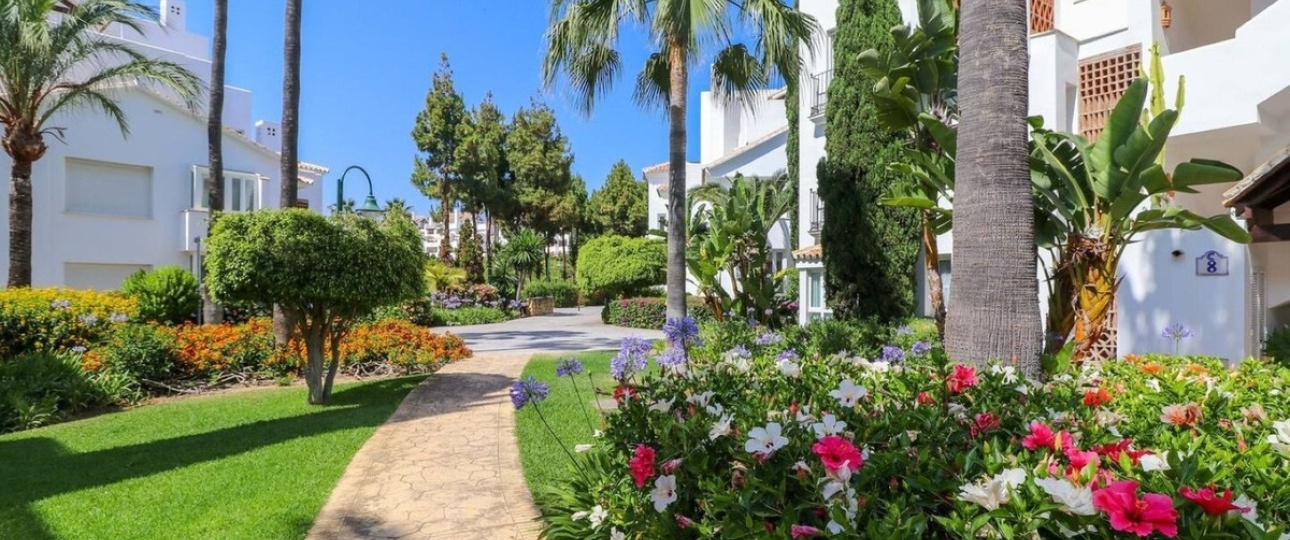 Resale - apartment - Marbella - Los Monteros