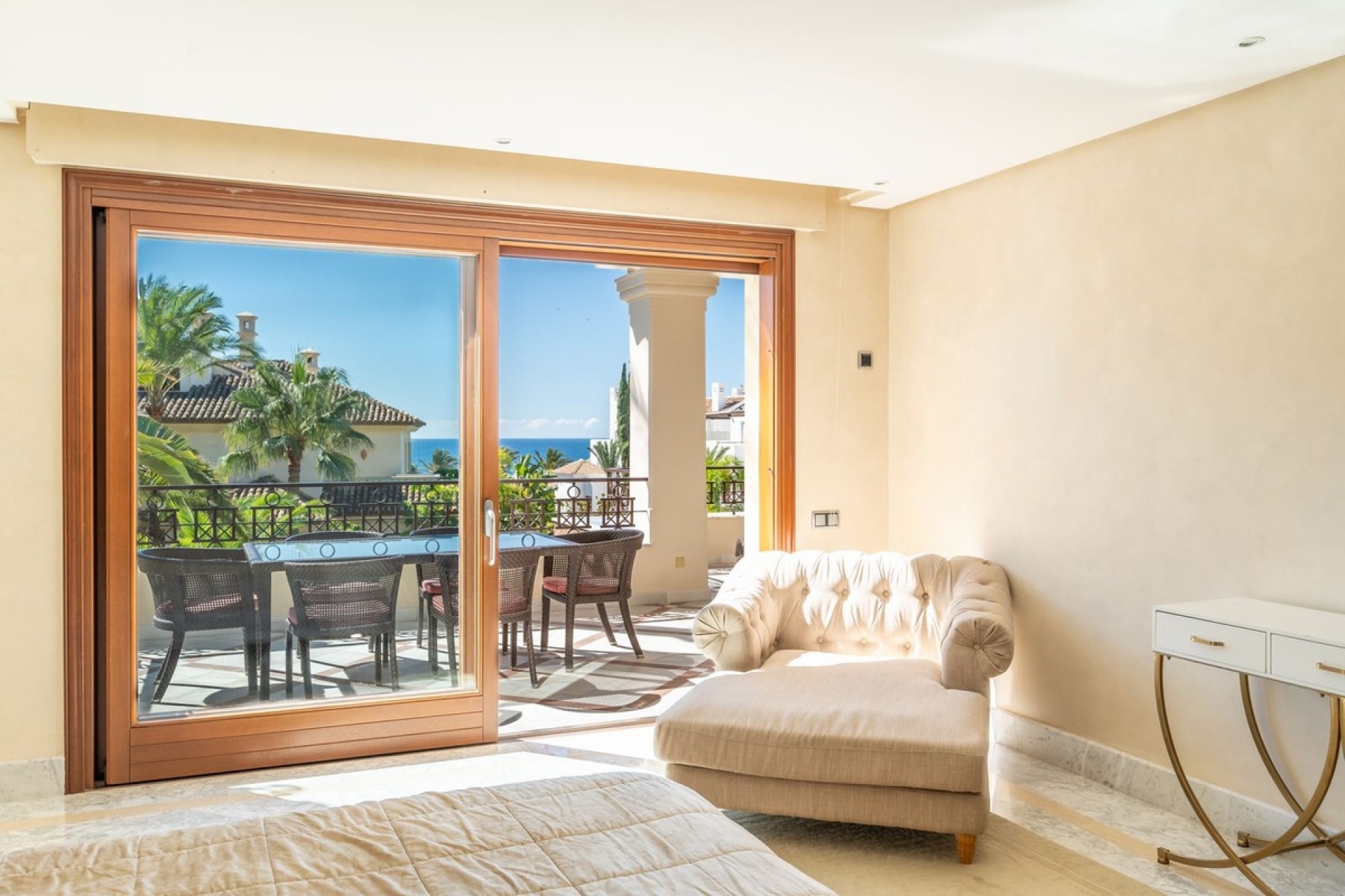 Resale - apartment - Marbella - Los Monteros