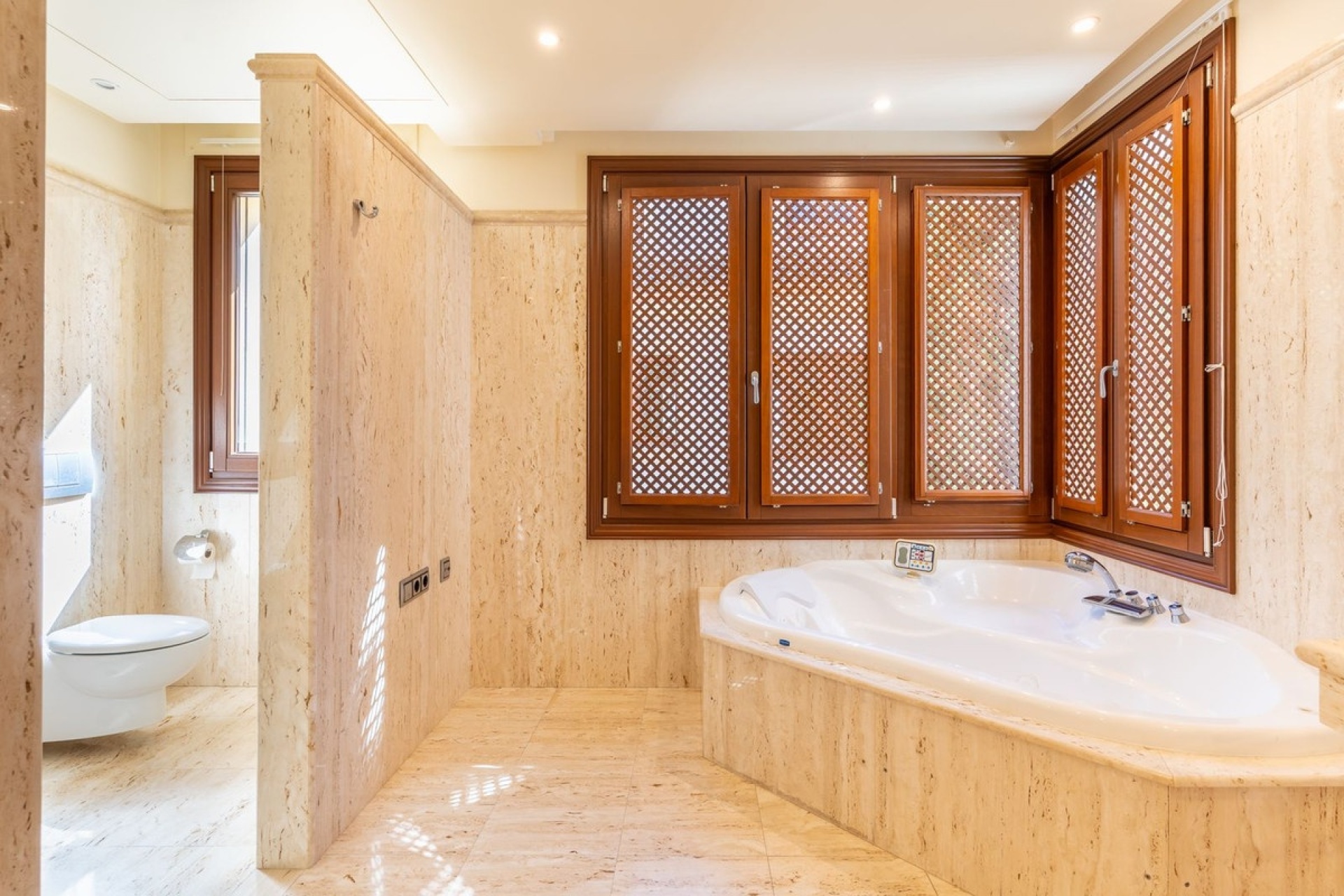 Resale - apartment - Marbella - Los Monteros