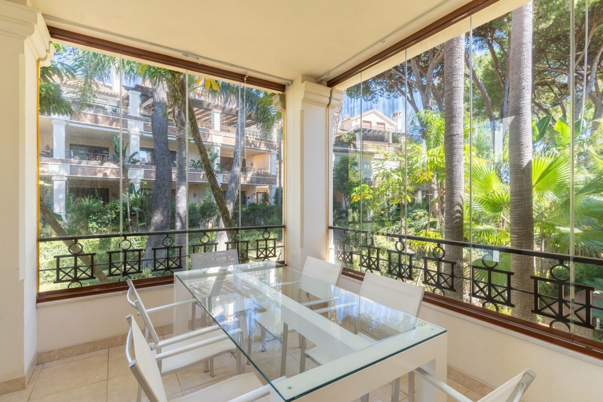 Resale - apartment - Marbella - Los Monteros