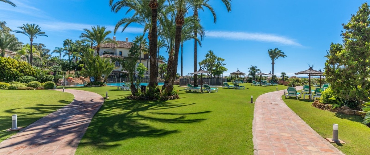 Resale - apartment - Marbella - Los Monteros