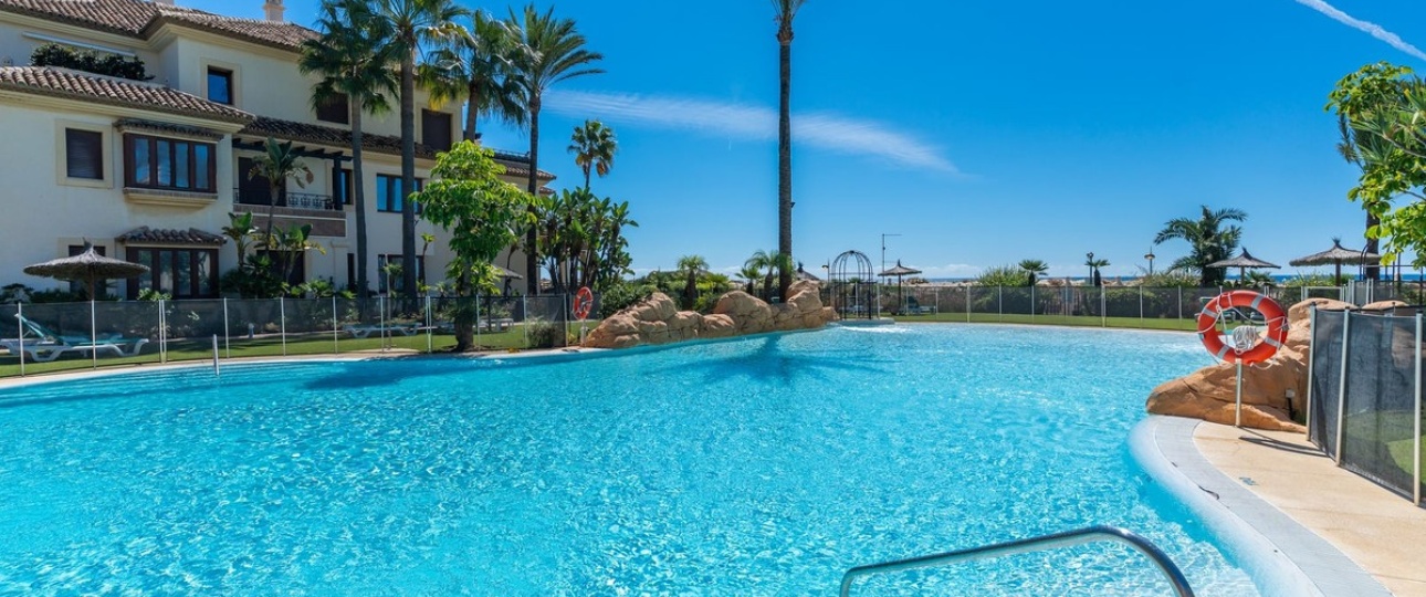 Resale - apartment - Marbella - Los Monteros