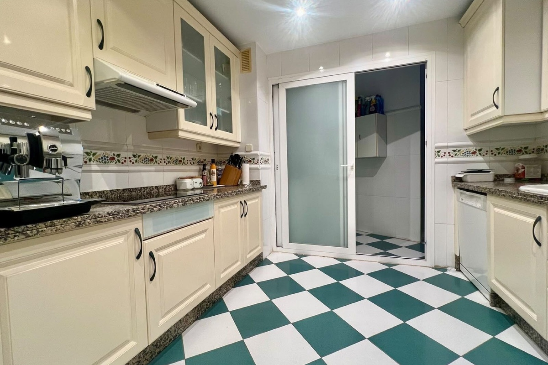 Resale - apartment - Marbella - Marbella Centro