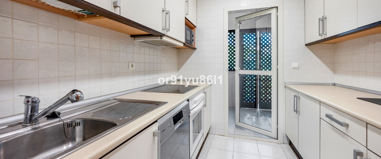 Resale - apartment - Marbella - Marbesa