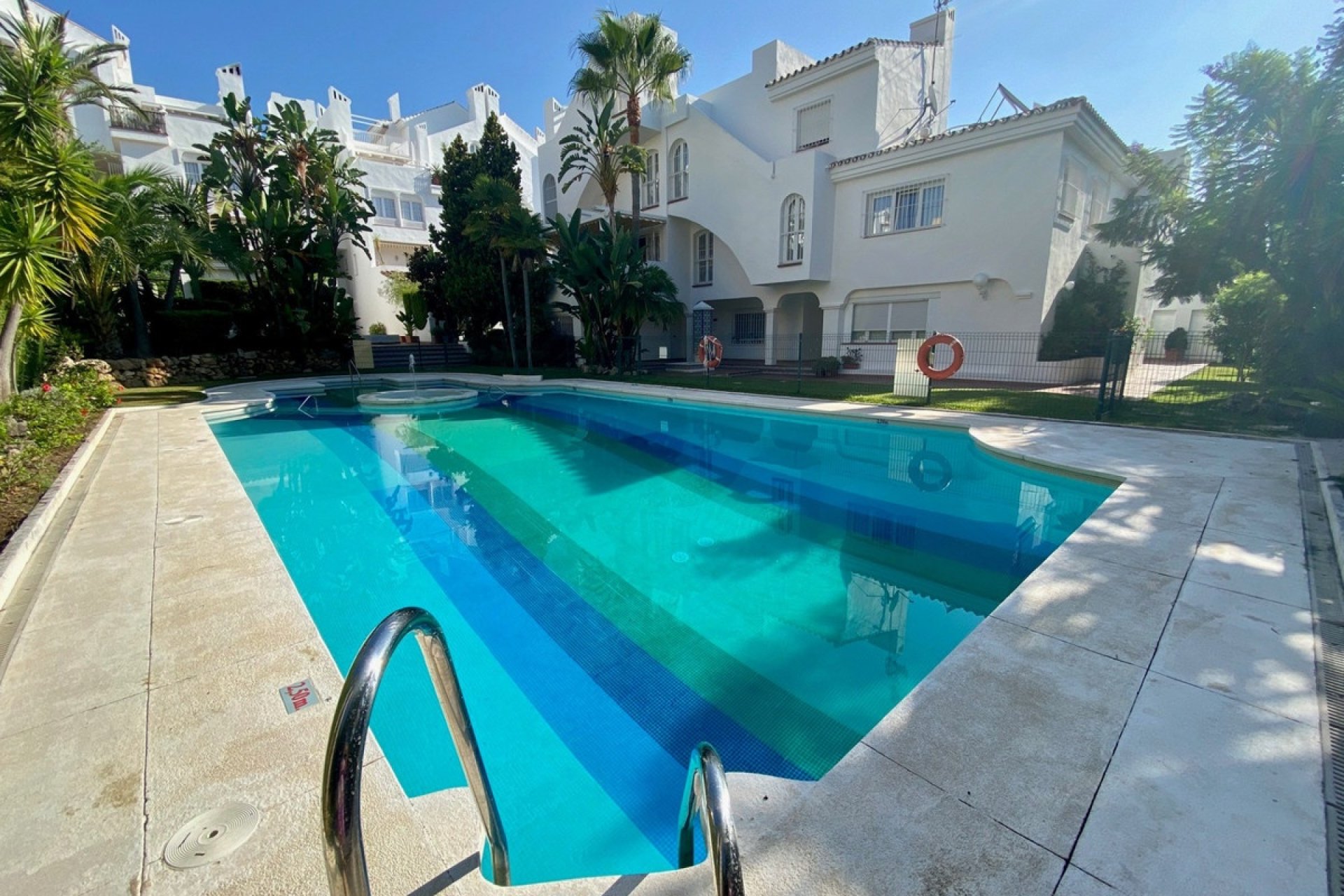 Resale - apartment - Marbella - Nagüeles