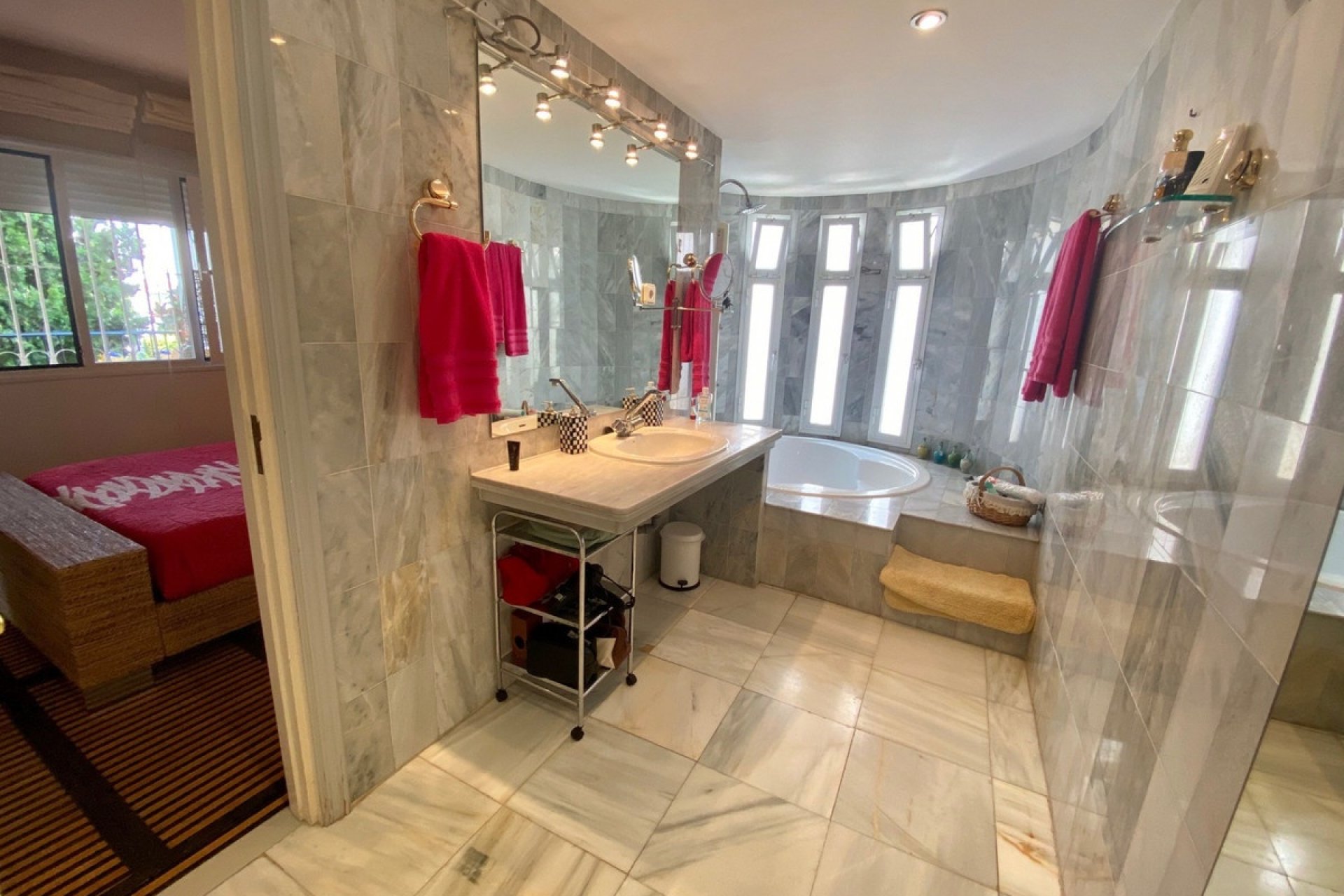 Resale - apartment - Marbella - Nagüeles