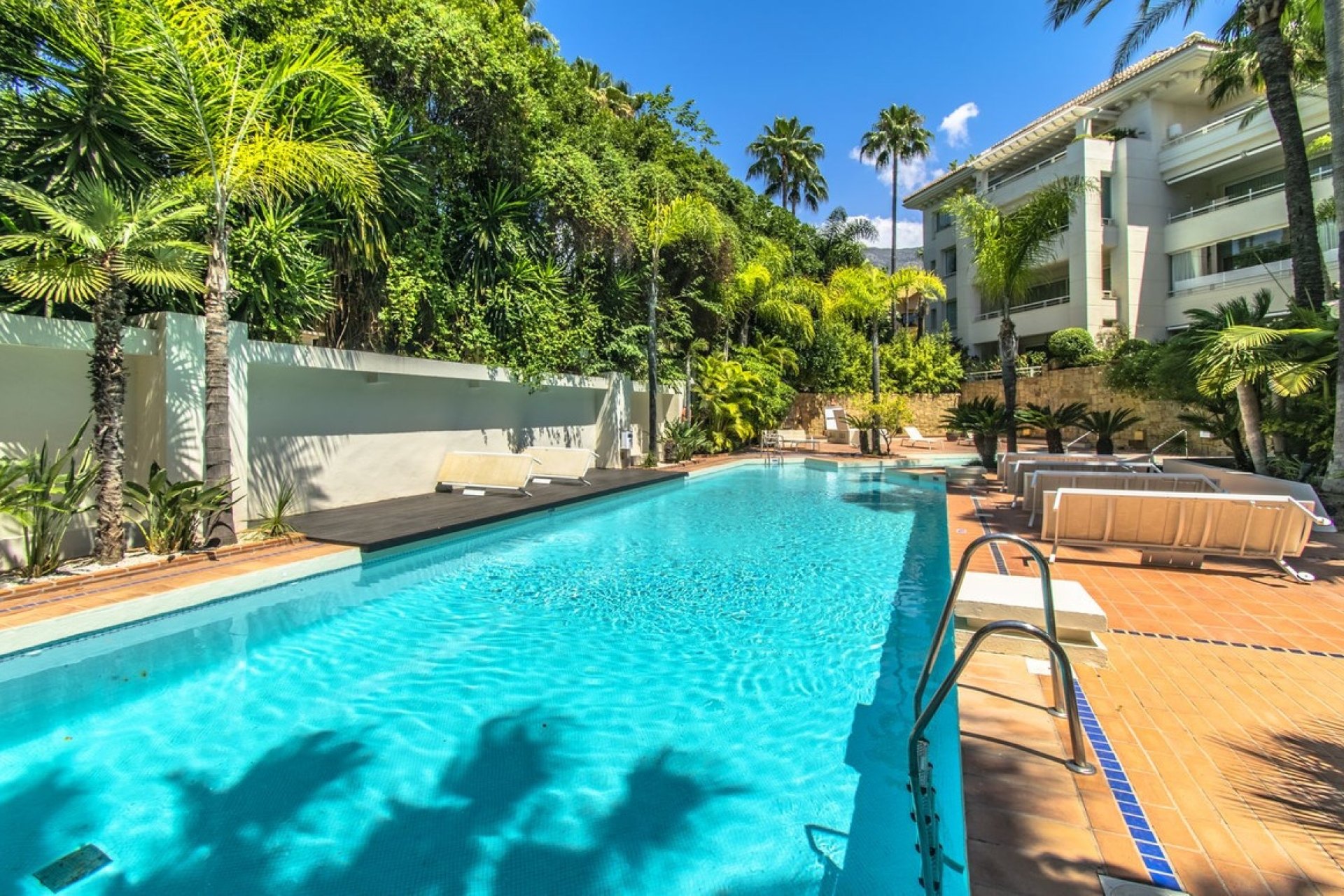 Resale - apartment - Marbella - Nagüeles
