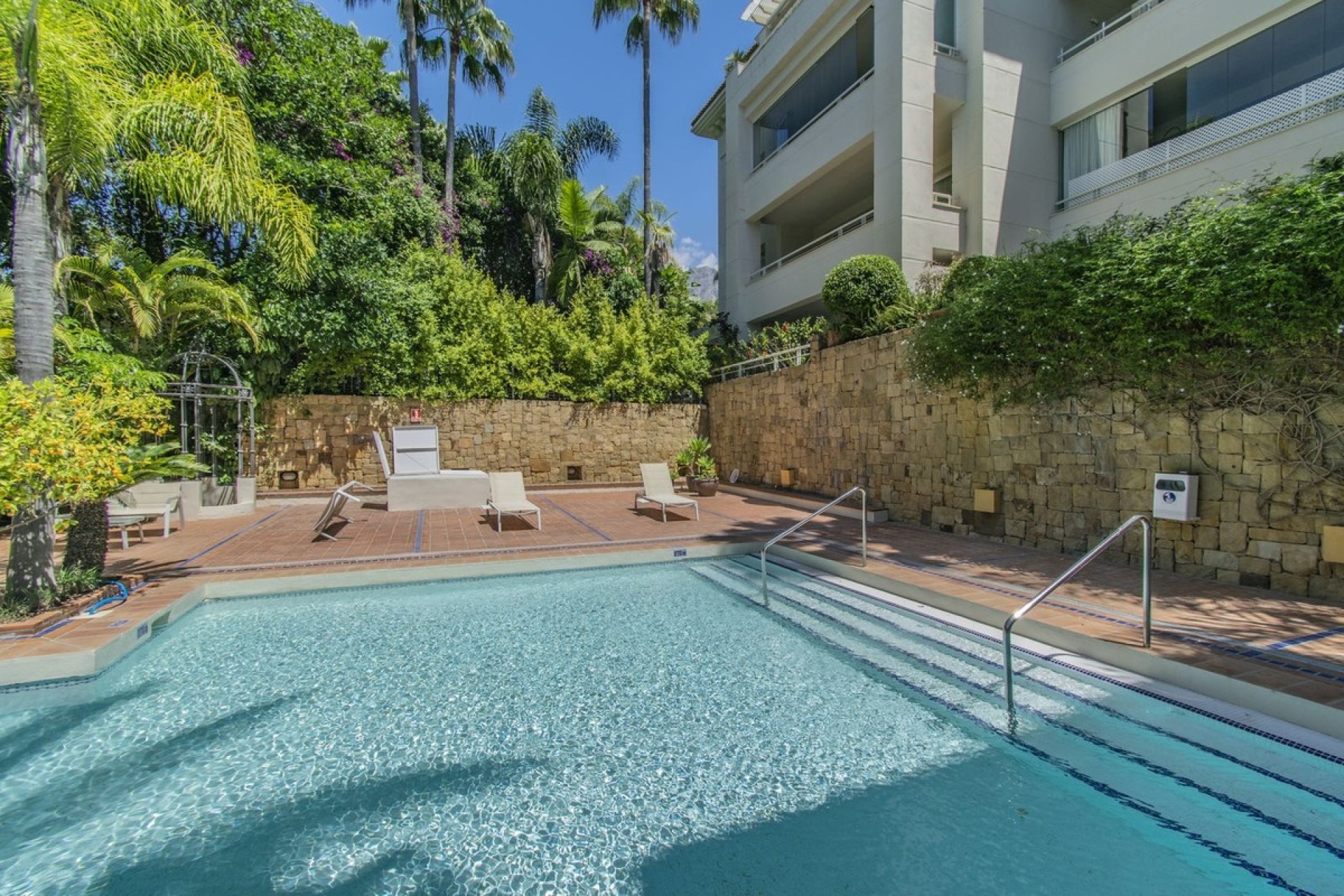 Resale - apartment - Marbella - Nagüeles