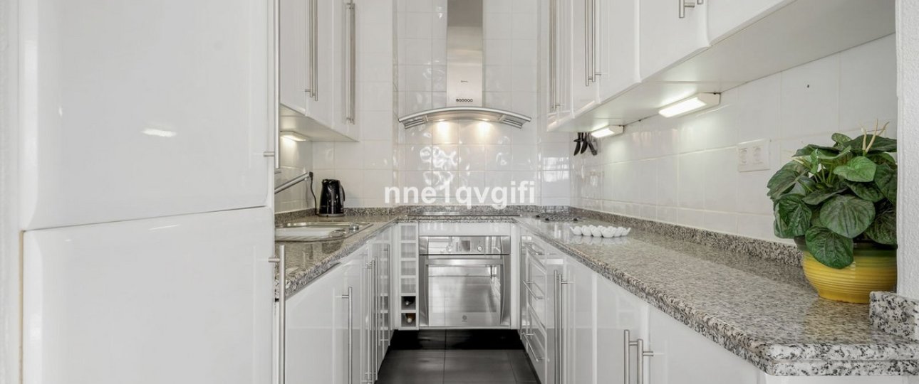Resale - apartment - Marbella - Nagüeles