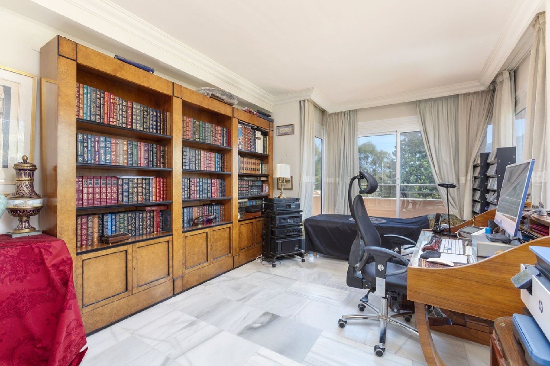 Resale - apartment - Marbella - Nueva Andalucía