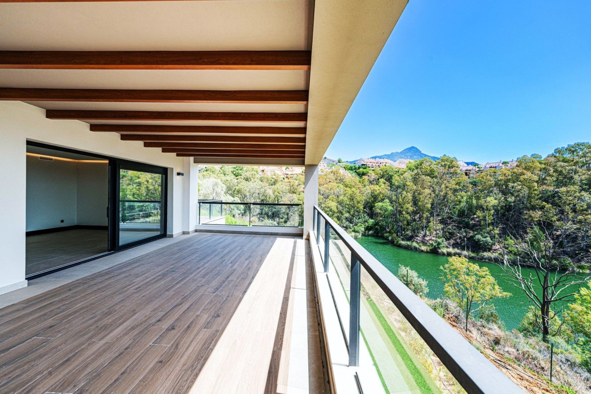 Resale - apartment - Marbella - Nueva Andalucía