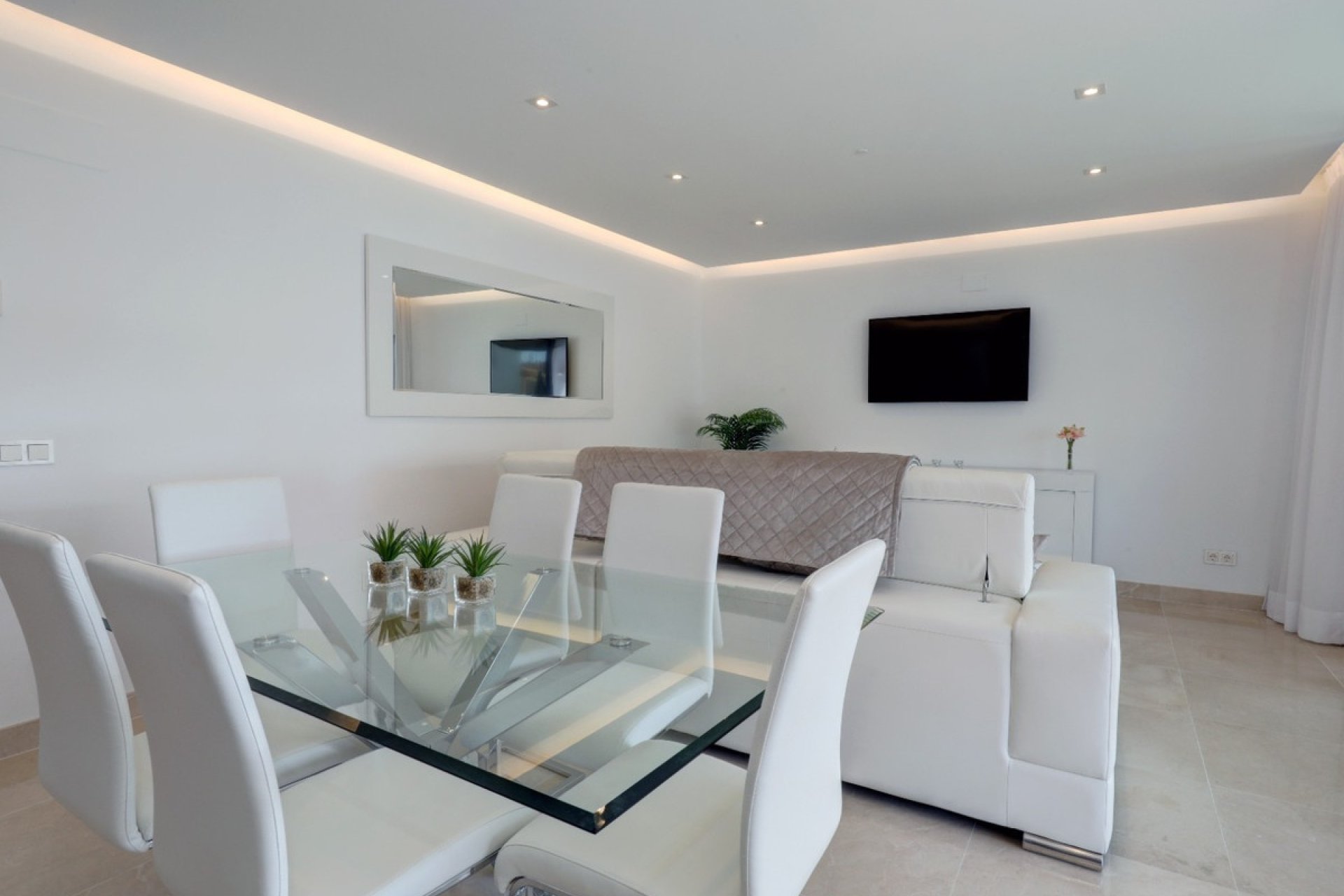 Resale - apartment - Marbella - Nueva Andalucía