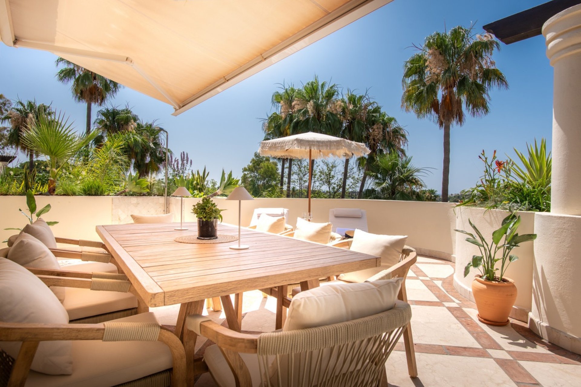 Resale - apartment - Marbella - Nueva Andalucía