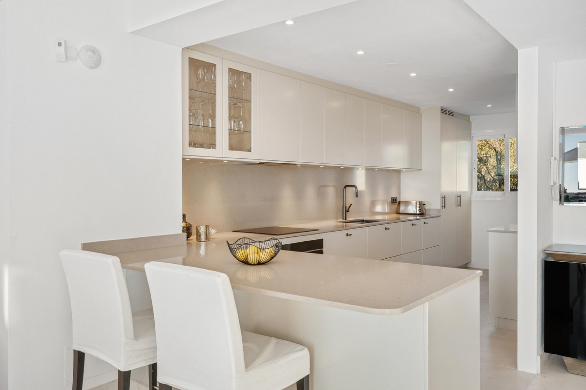 Resale - apartment - Marbella - Nueva Andalucía