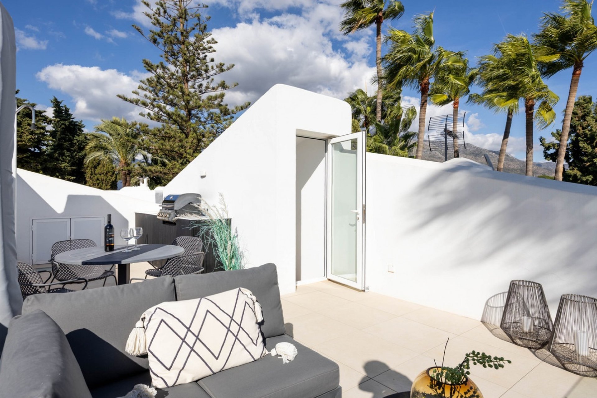 Resale - apartment - Marbella - Nueva Andalucía