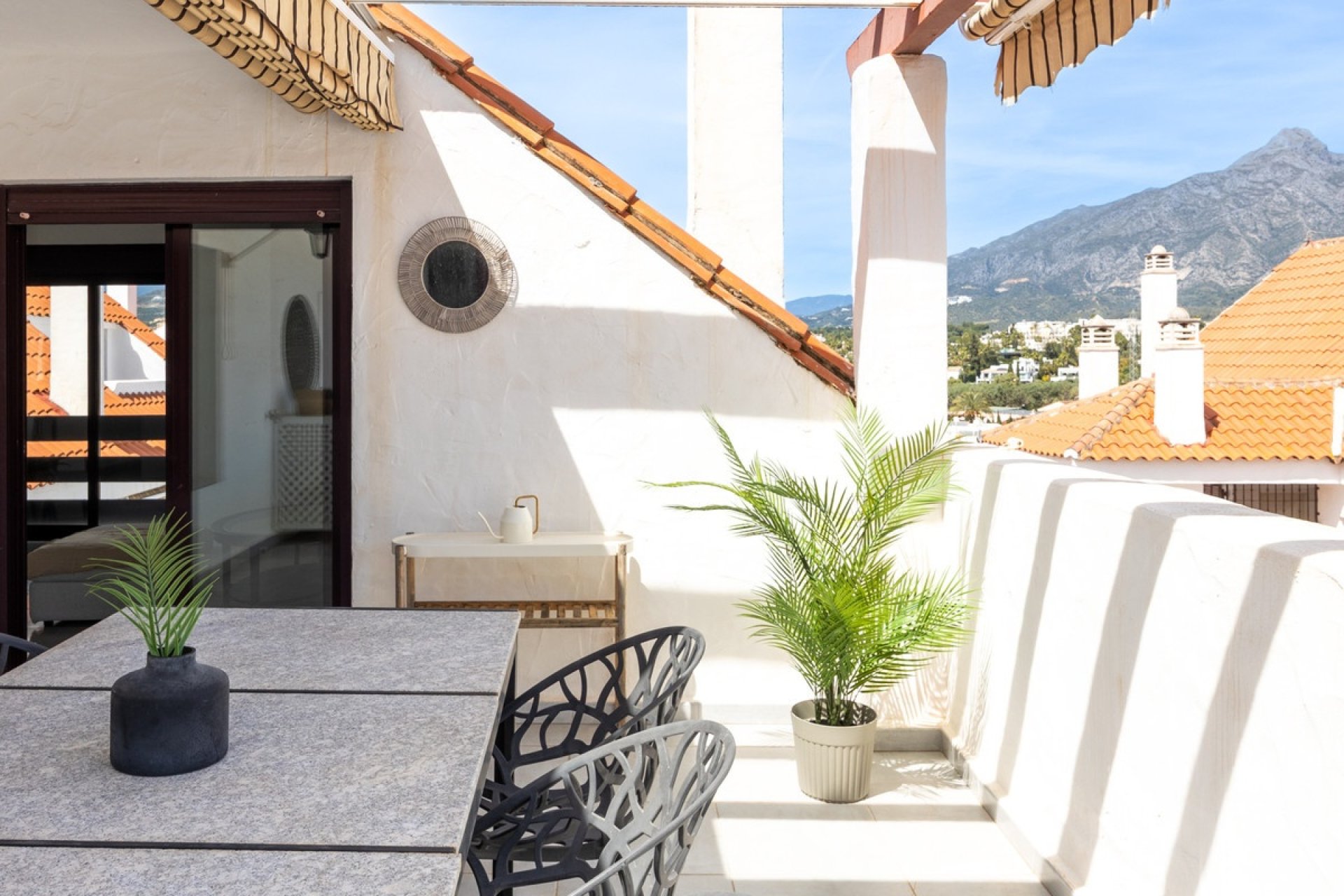 Resale - apartment - Marbella - Nueva Andalucía