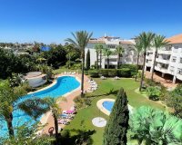 Resale - apartment - Marbella - Nueva Andalucía