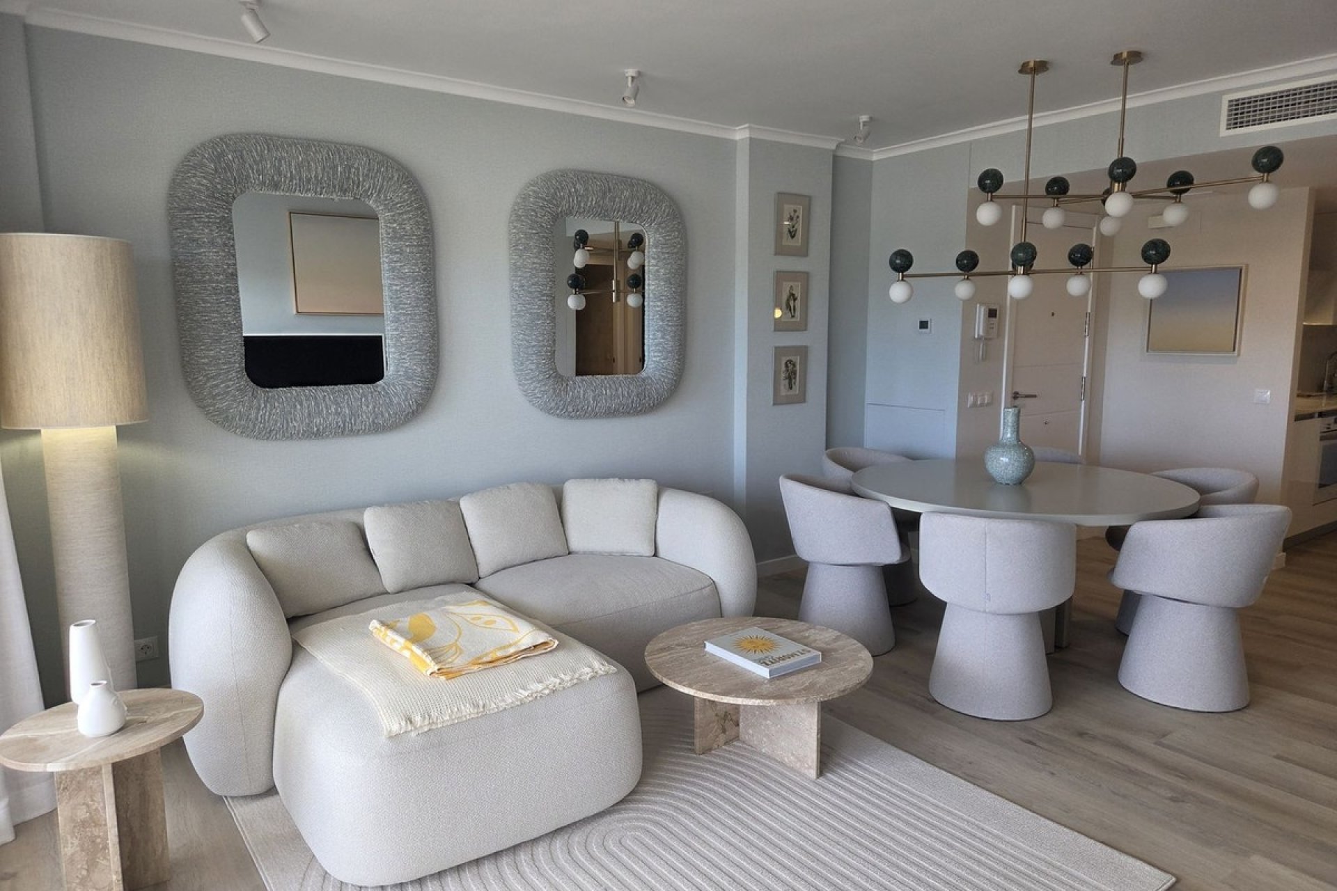 Resale - apartment - Marbella - Nueva Andalucía