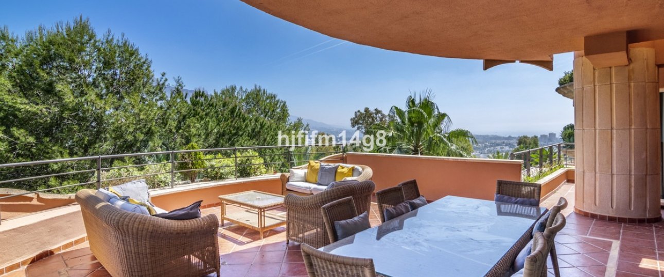 Resale - apartment - Marbella - Nueva Andalucía