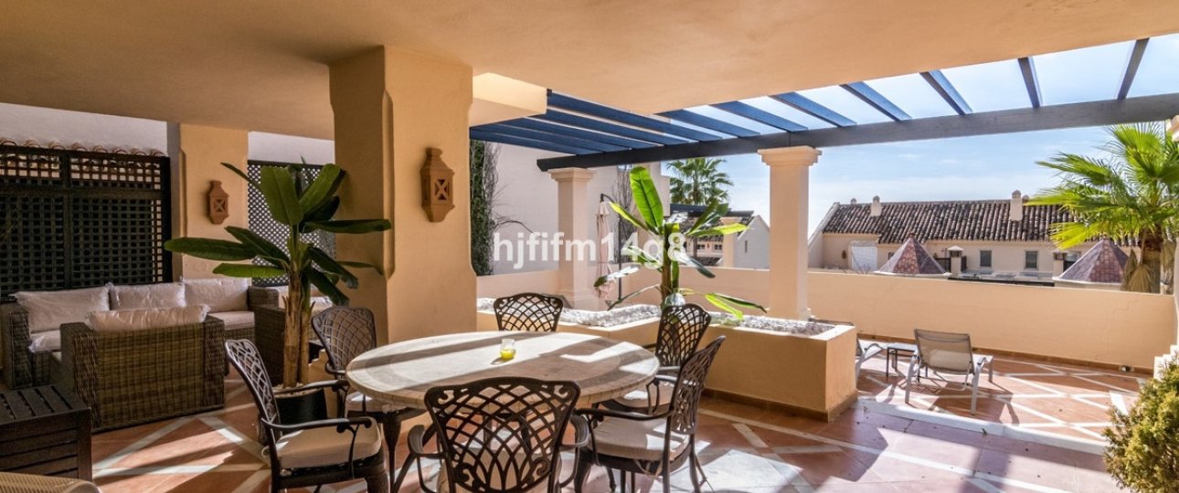 Resale - apartment - Marbella - Nueva Andalucía