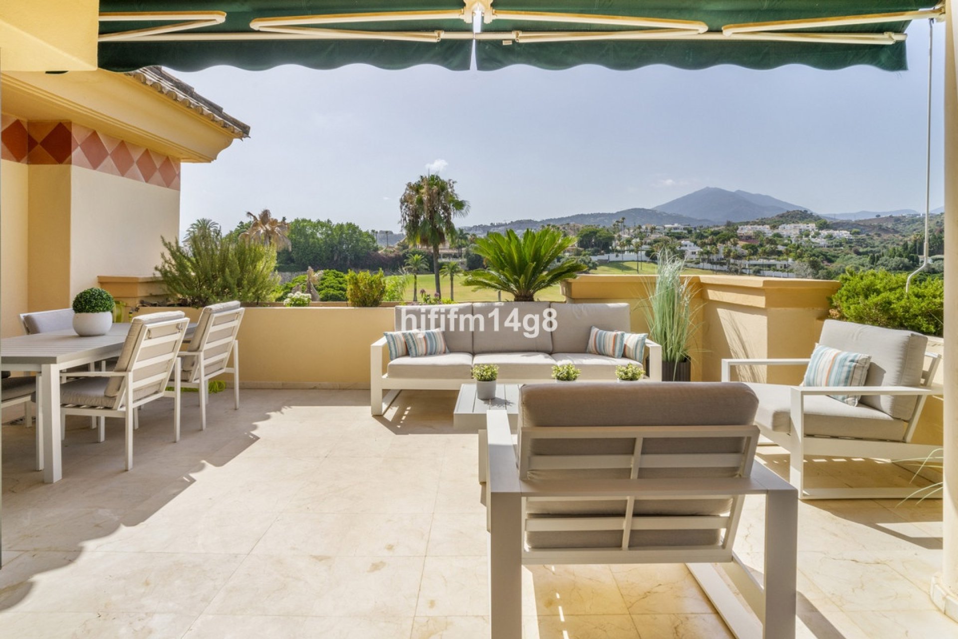 Resale - apartment - Marbella - Nueva Andalucía